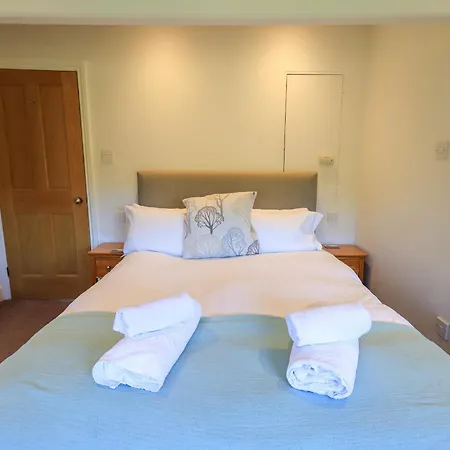 Holiday home Stones Throw *