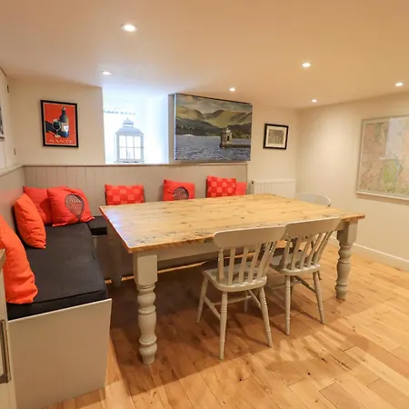 Stones Throw Tatil Evi *