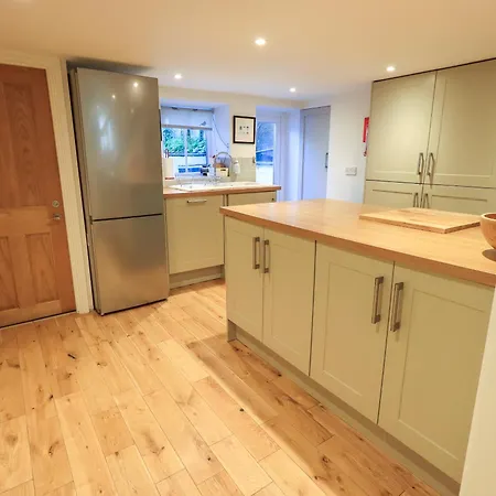 Tatil Evi Stones Throw *